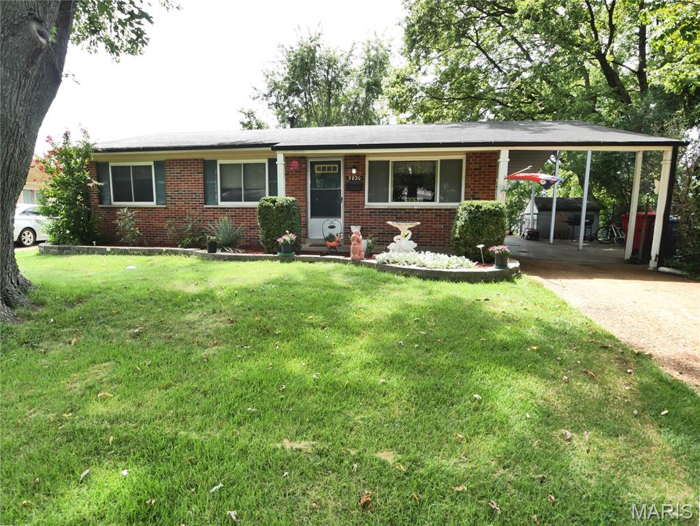 Photo of 2020 Yaqui Drive Florissant MO 63031