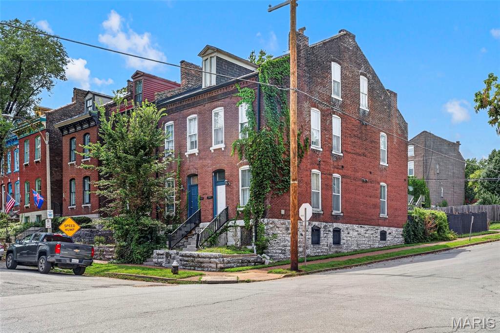 Photo of 2301 S 11th Street St Louis MO 63104