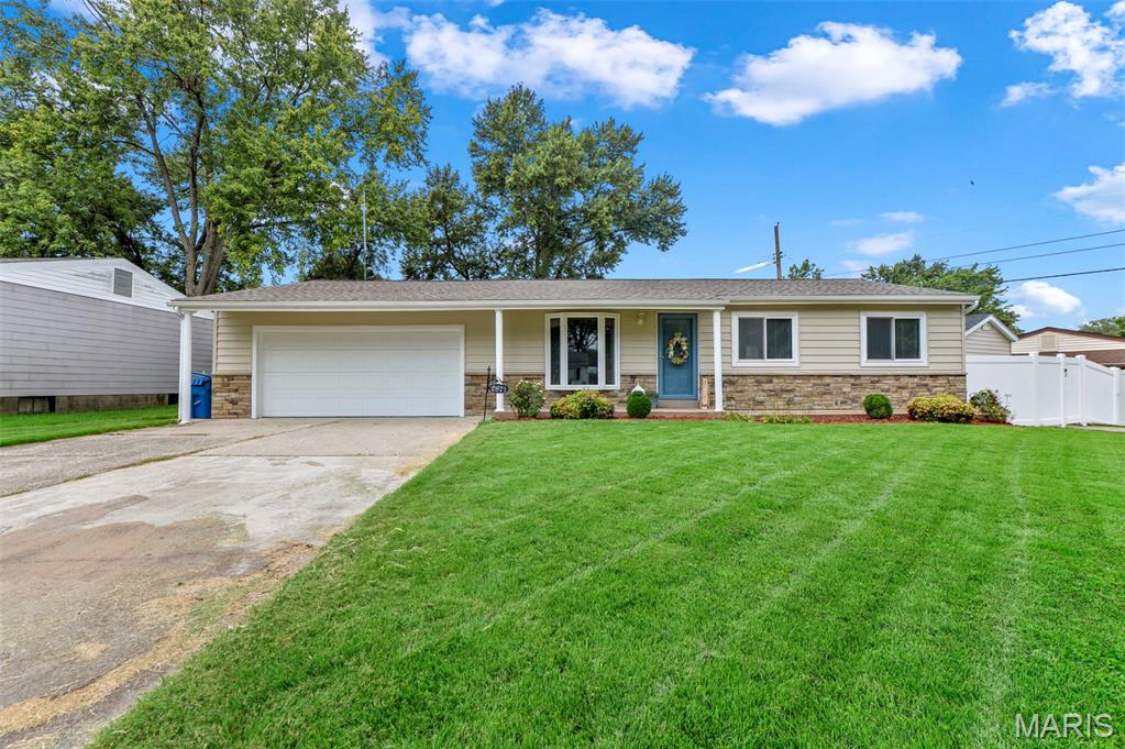 Photo of 2871 Sugar Tree Lane Maryland Heights MO 63043