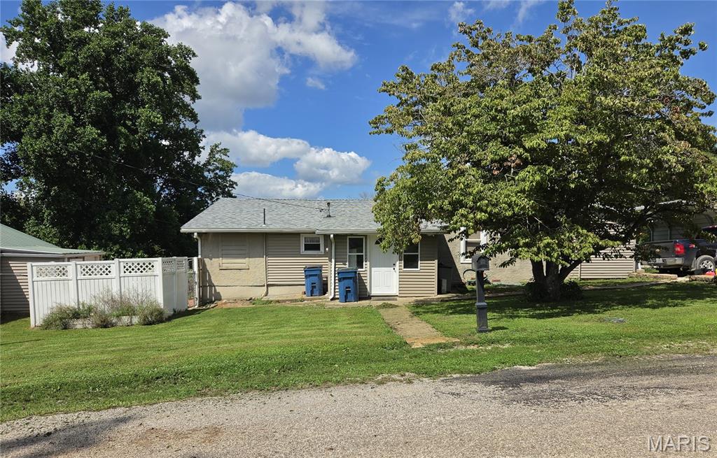 Photo of 801 & 803 N 3rd Street La Grange MO 63448