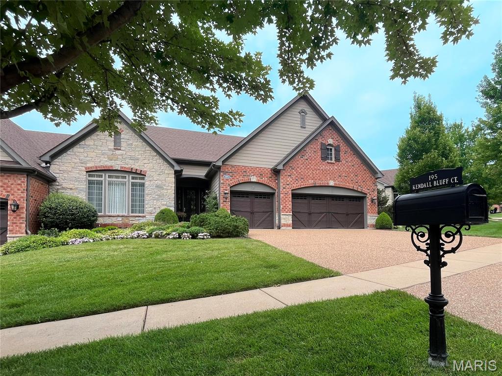 Photo of 195 Kendall Bluff Court Chesterfield MO 63017