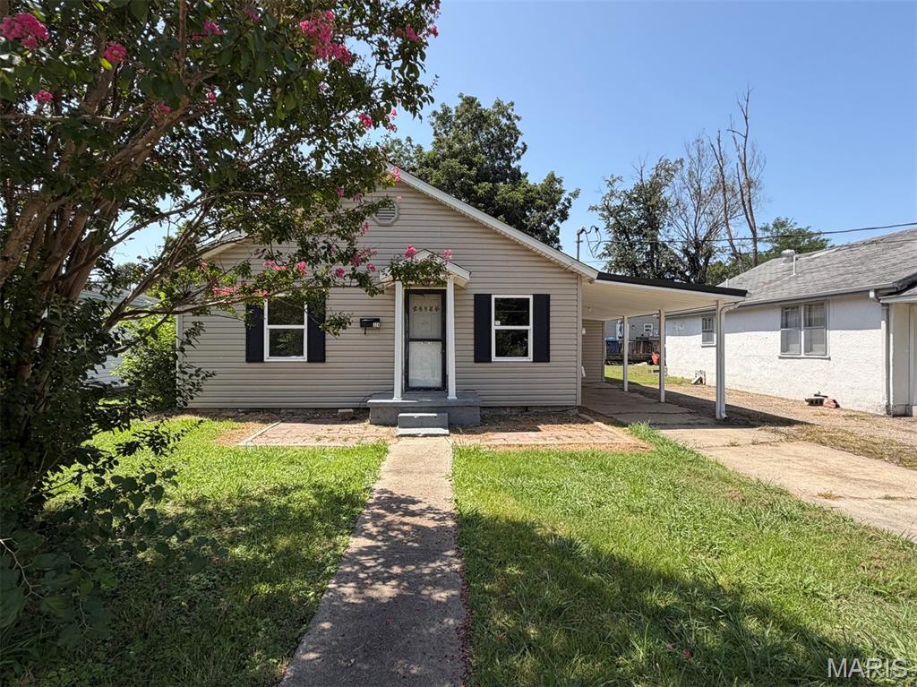 Photo of 324 S Sassafrass Street Dexter MO 63841