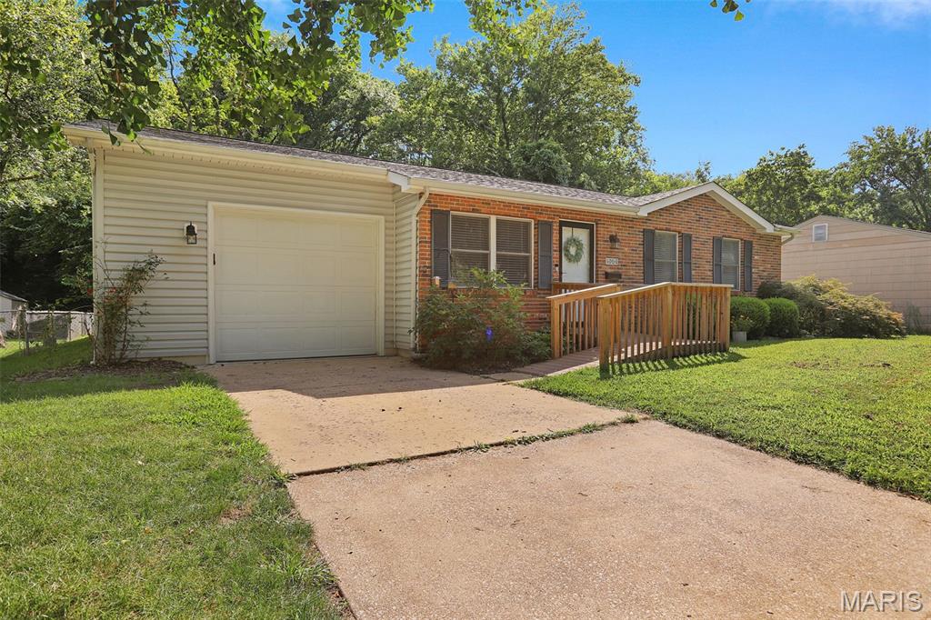 Photo of 1704 E 9th Street Washington MO 63090
