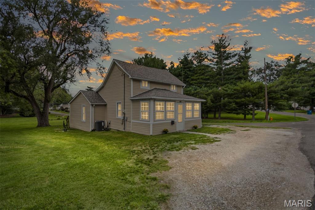 Photo of 607 Walnut Street Jerseyville IL 62052