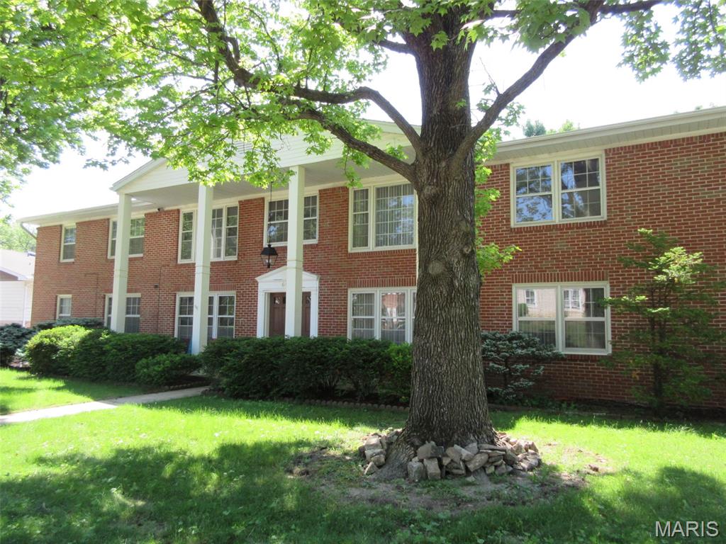 Photo of 604 Thunderbird Court Chesterfield MO 63017