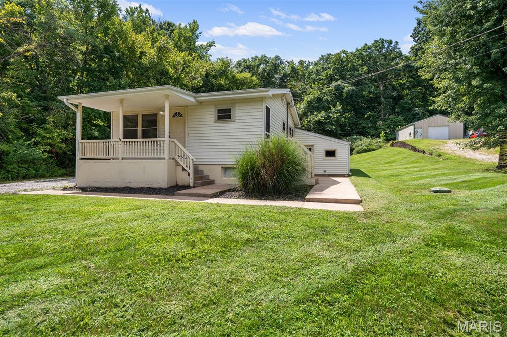 Photo of 5916 State Road Pp High Ridge MO 63049