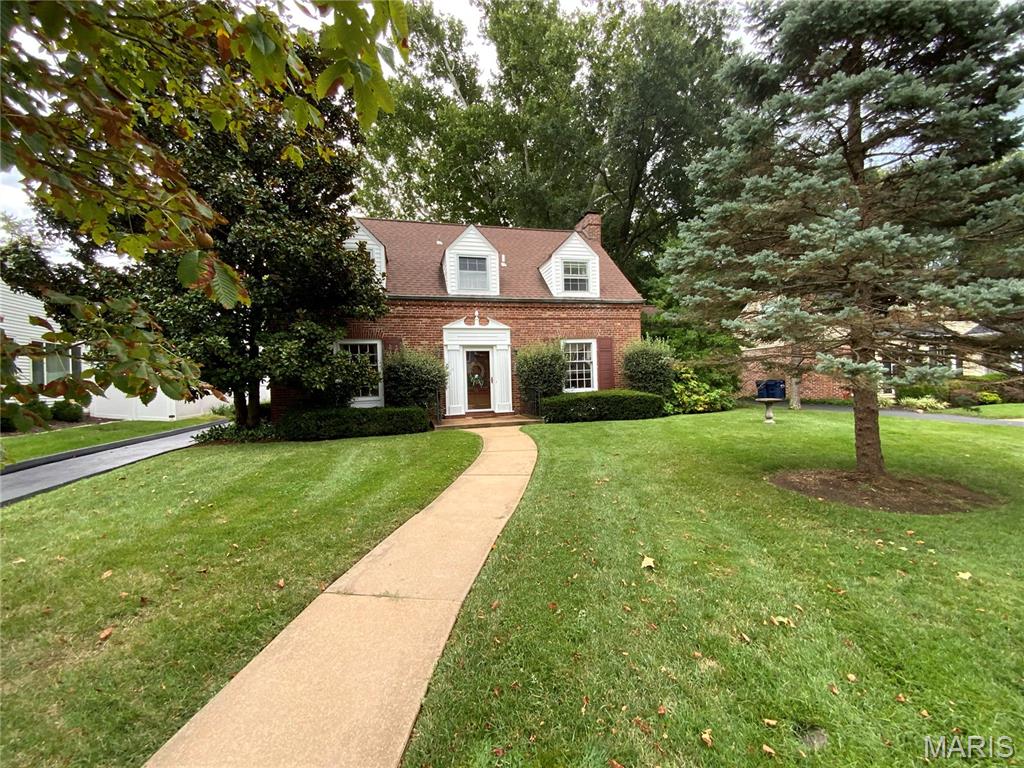 Photo of 6 Hawthorne Court Oakland MO 63122