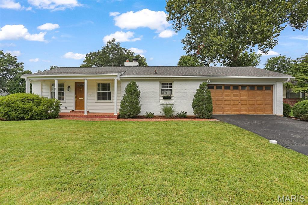 Photo of 1031 Glenway Drive Glendale MO 63122