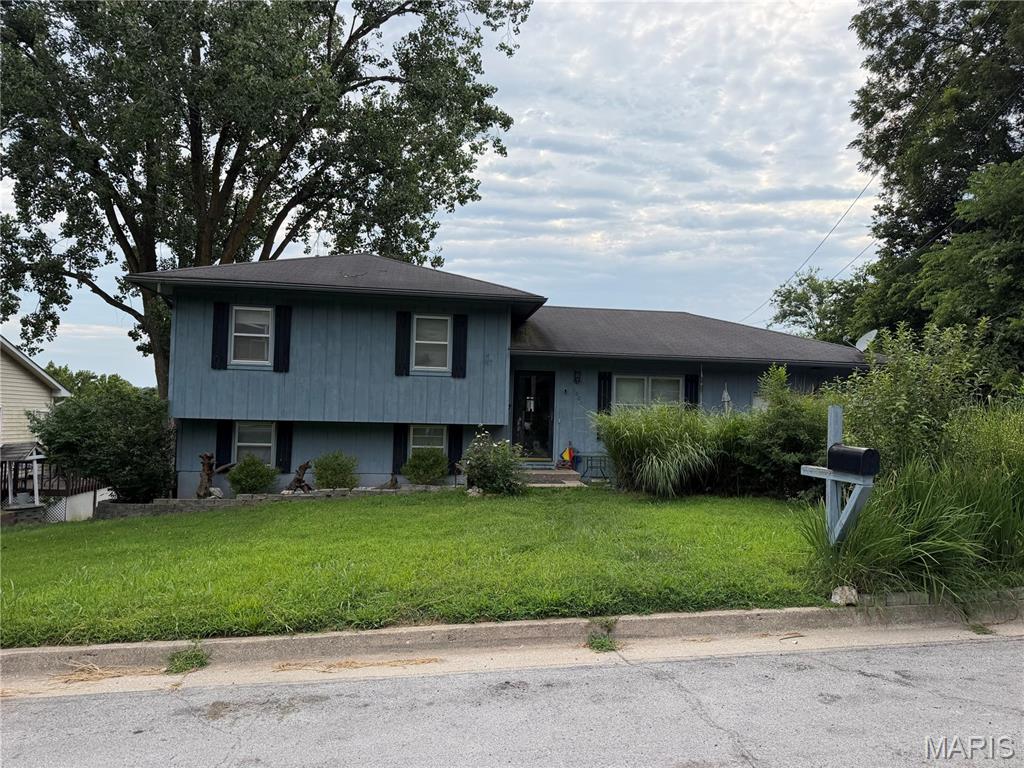 Photo of 1001 Hilldell Drive Boonville MO 65233