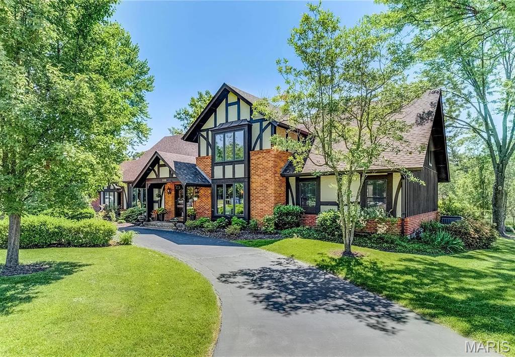 Photo of 332 Ladue Lake Drive Creve Coeur MO 63141