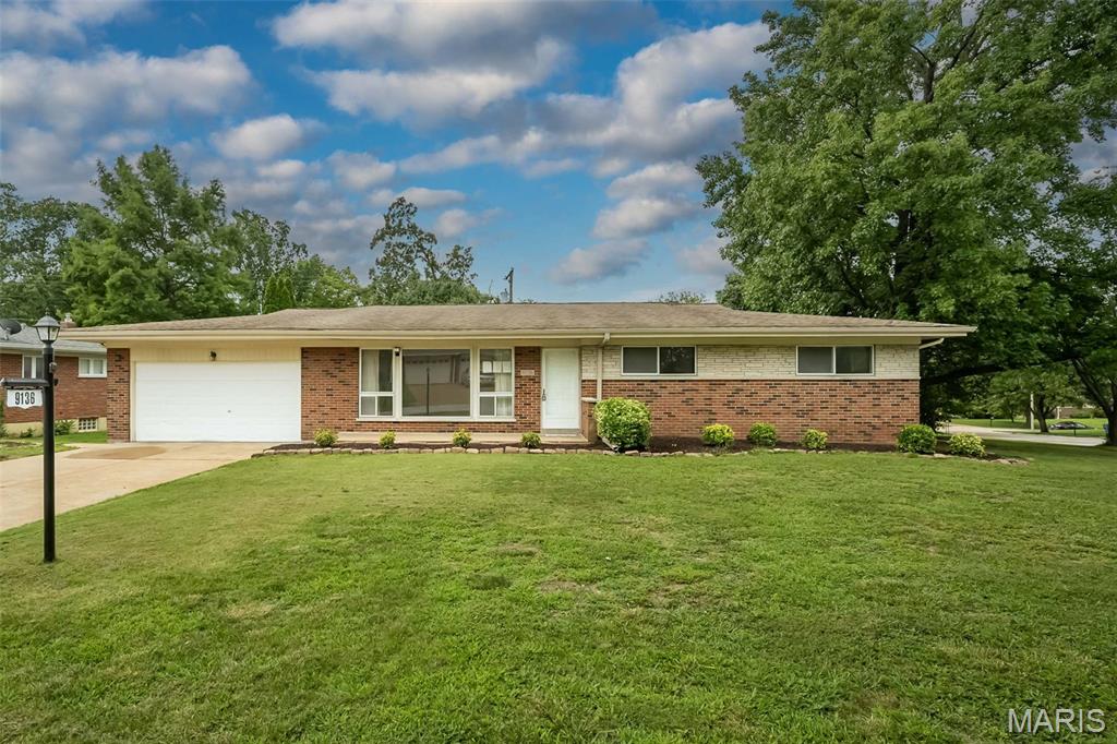 Photo of 9136 Pardee Spur St Louis MO 63126