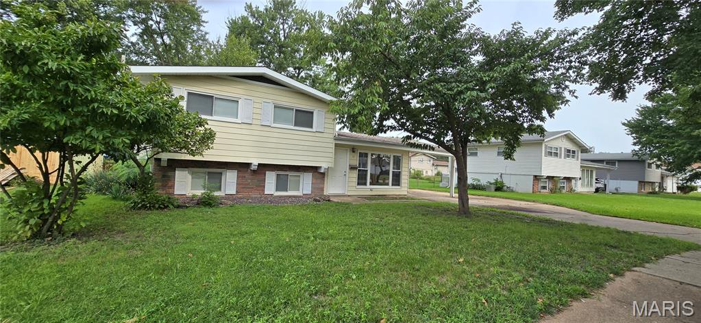 Photo of 13 Floweridge Lane Florissant MO 63031