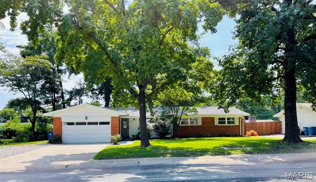 Photo of 120 S Duchesne Drive St Charles MO 63301