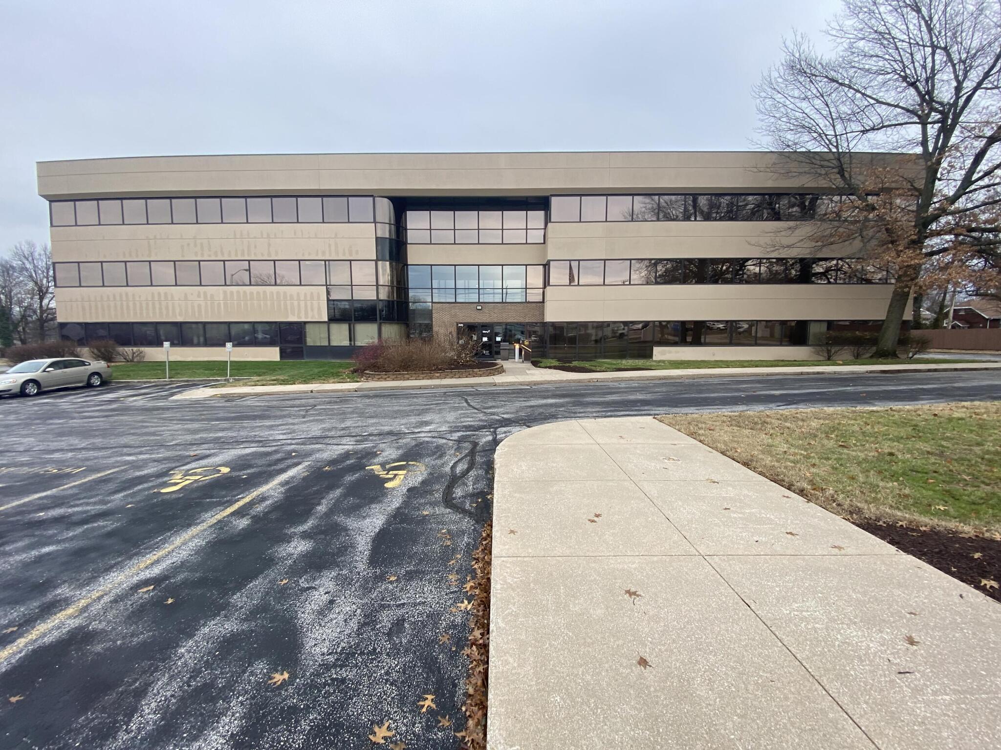 Photo of 620 S Glenstone Avenue Springfield MO 65802