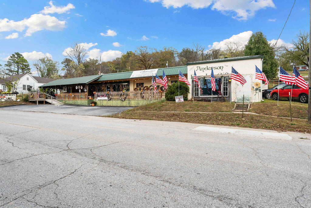 Photo of 102 N Walnut Street Anderson MO 64831