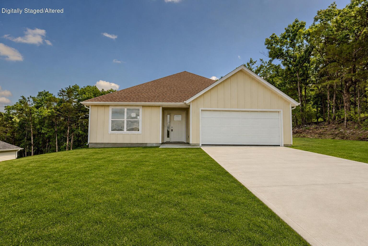 Photo of 560 Pine Woods Village Drive #Lot 18 Hollister MO 65672