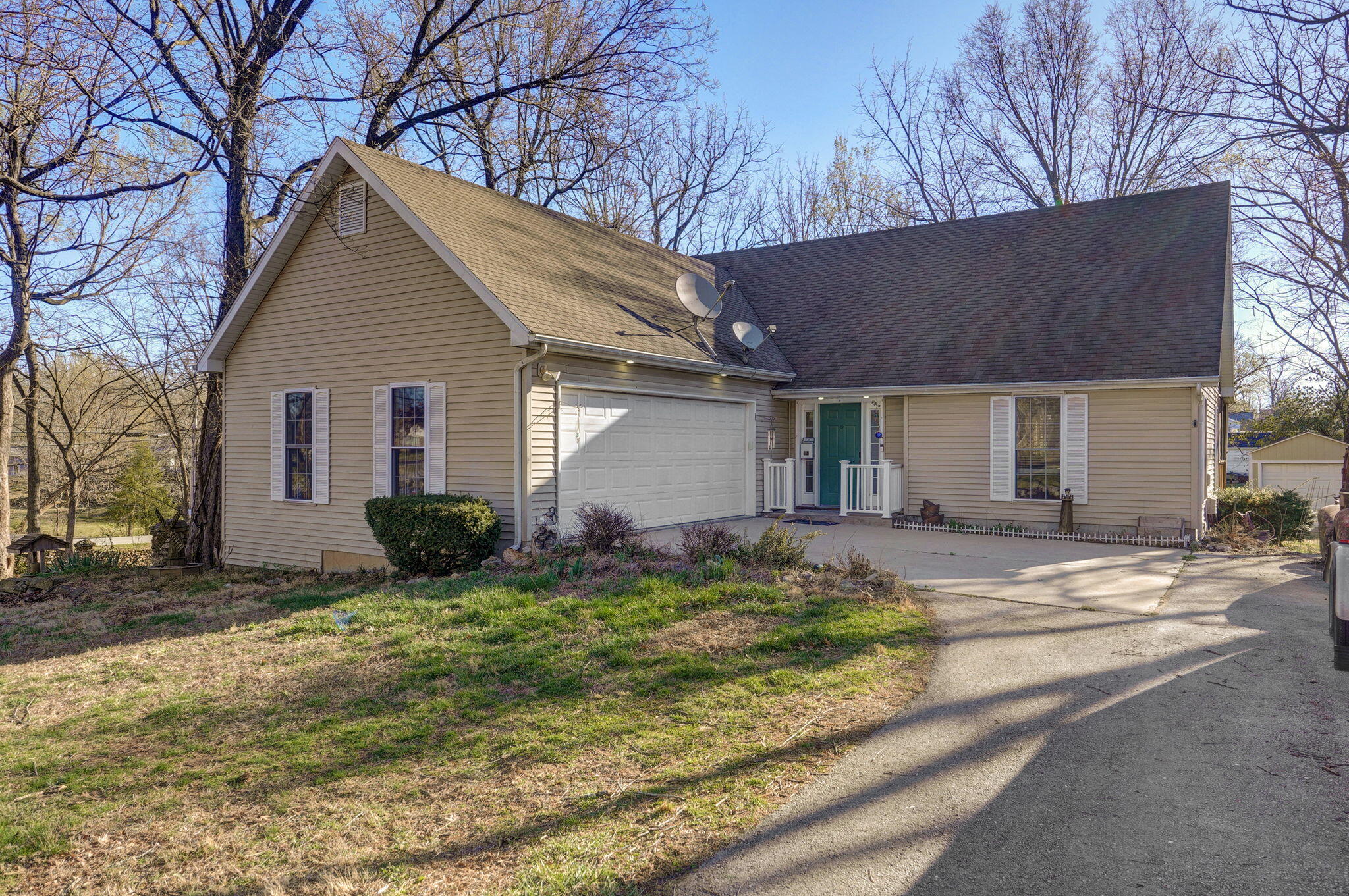 Photo of 104 Allen Street Marshfield MO 65706