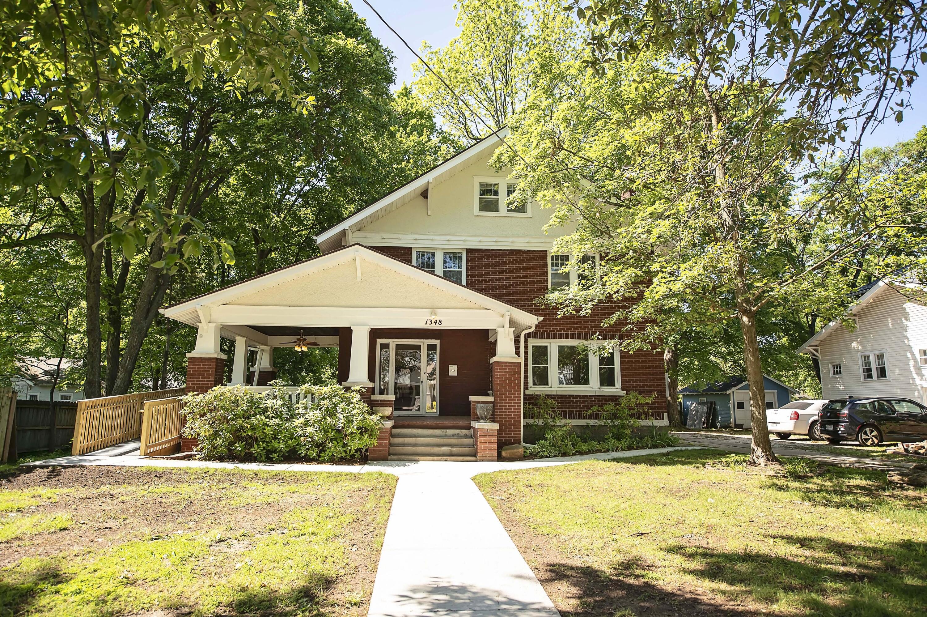 Photo of 1348 E Cherry Street Springfield MO 65802