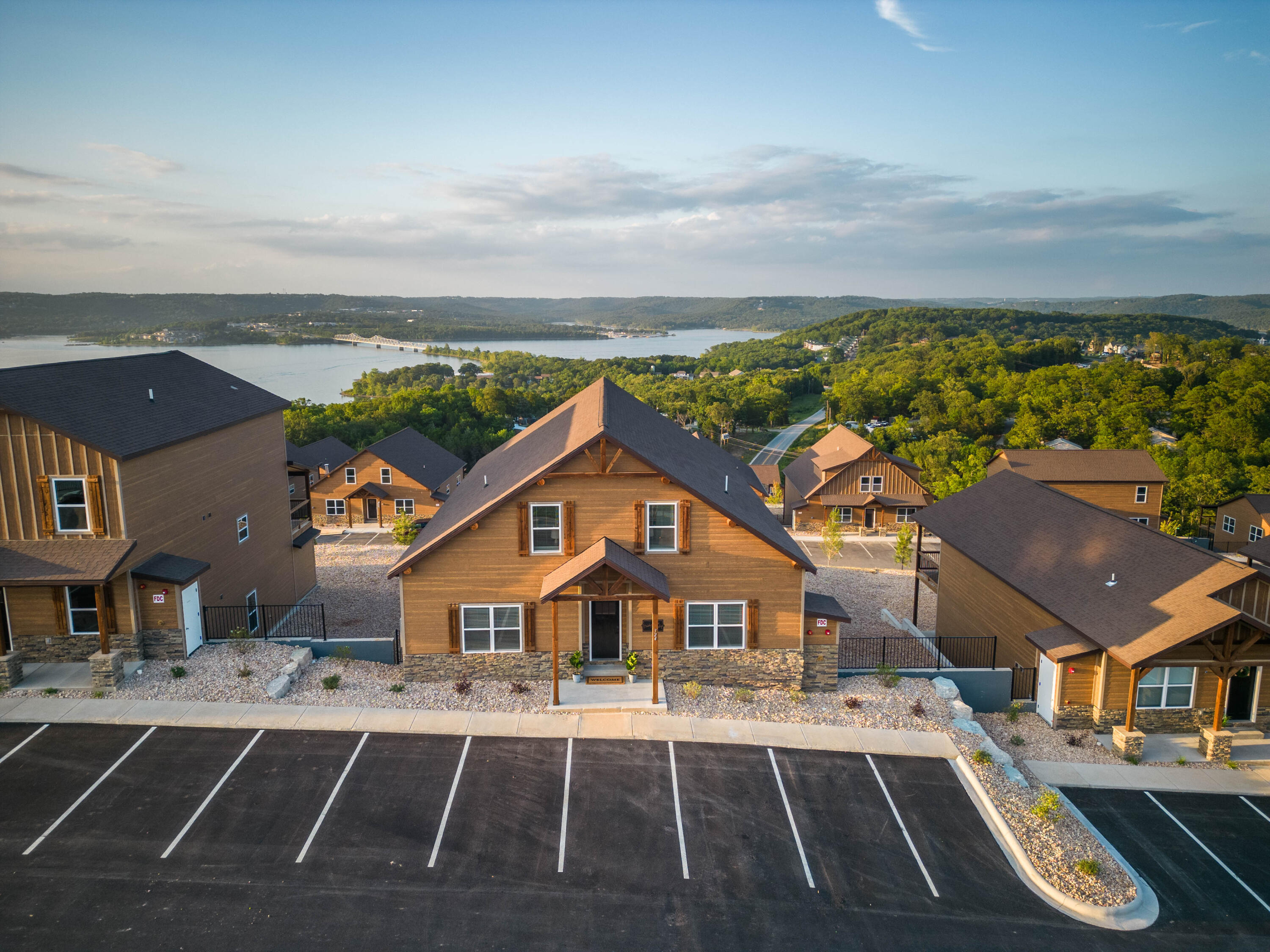 Photo of 324 Settlers Cove Kimberling City MO 65686