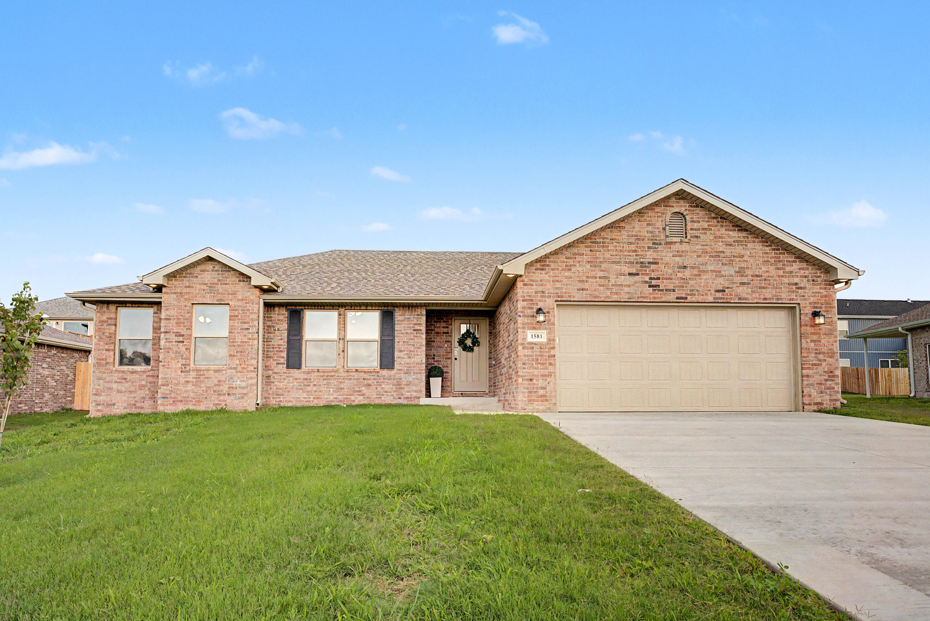 Photo of 1581 E Charlton Street Republic MO 65738