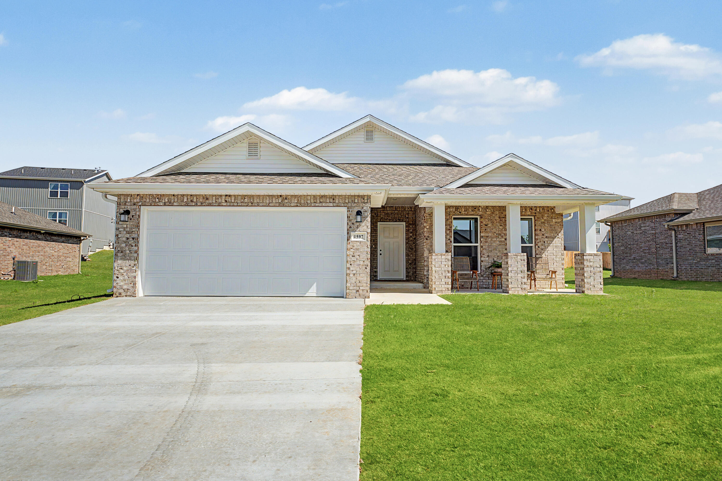 Photo of 1597 E Charlton Street Republic MO 65738
