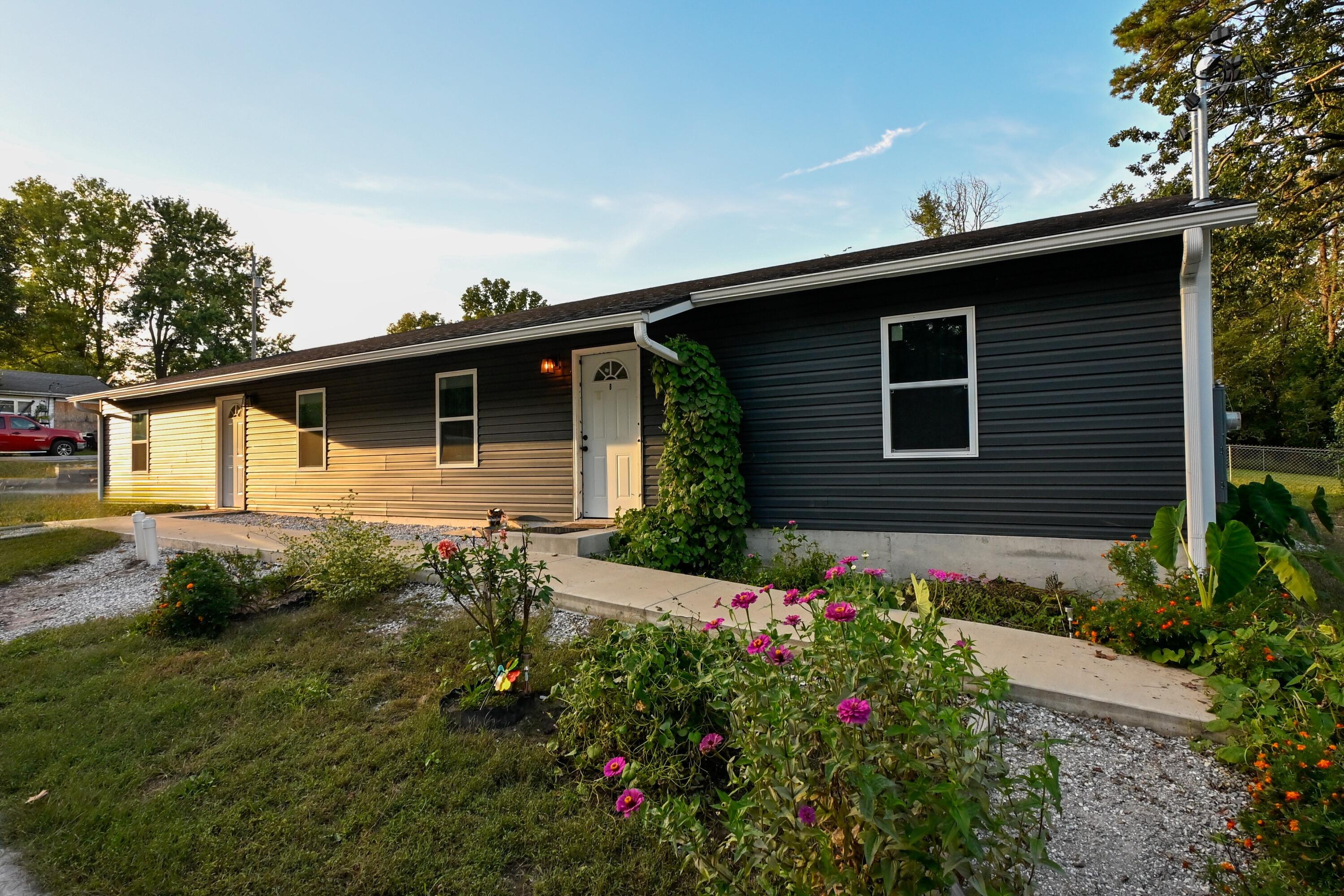 Photo of 709 Franklin Street #A & B Sarcoxie MO 64862