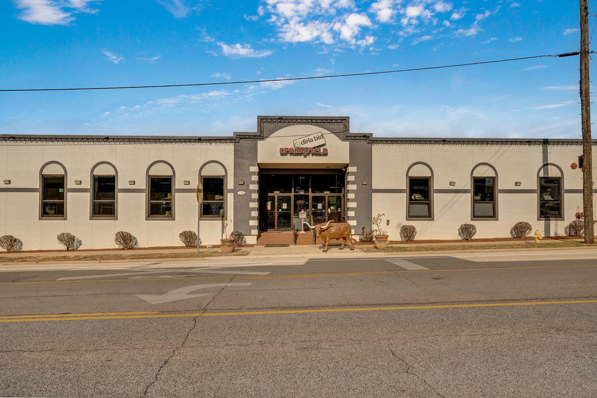 Photo of 1325 E Trafficway Street Springfield MO 65802