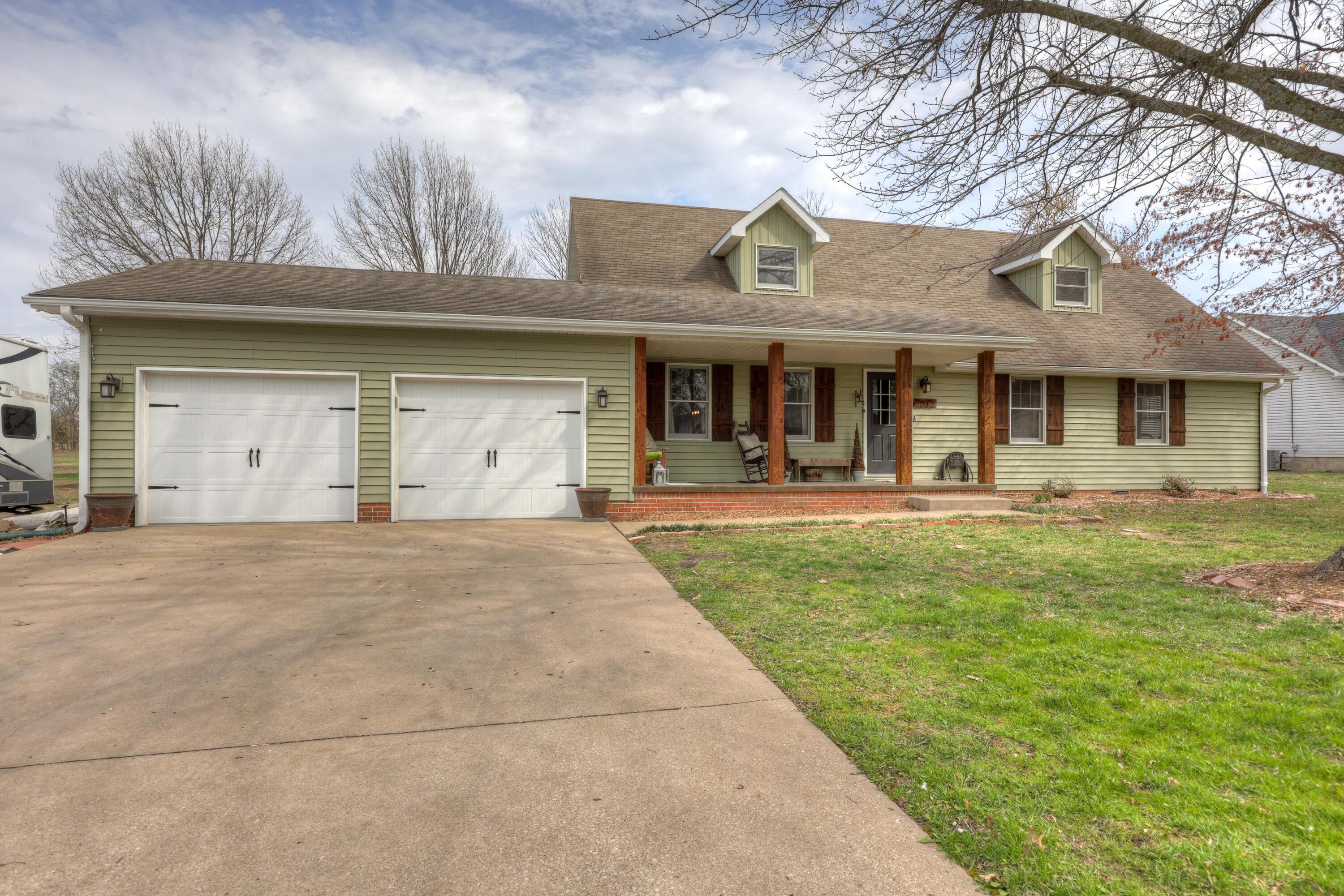 Photo of 2032 Alison Street Carthage MO 64836
