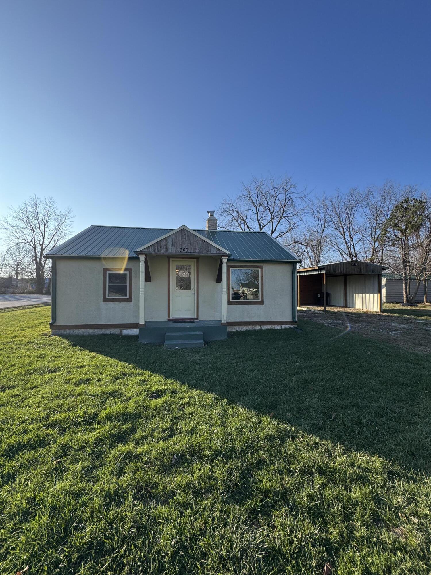 Photo of 203 S Division Street Seymour MO 65746