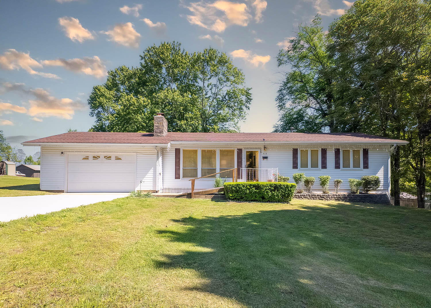 Photo of 920 Oak Street Thayer MO 65791