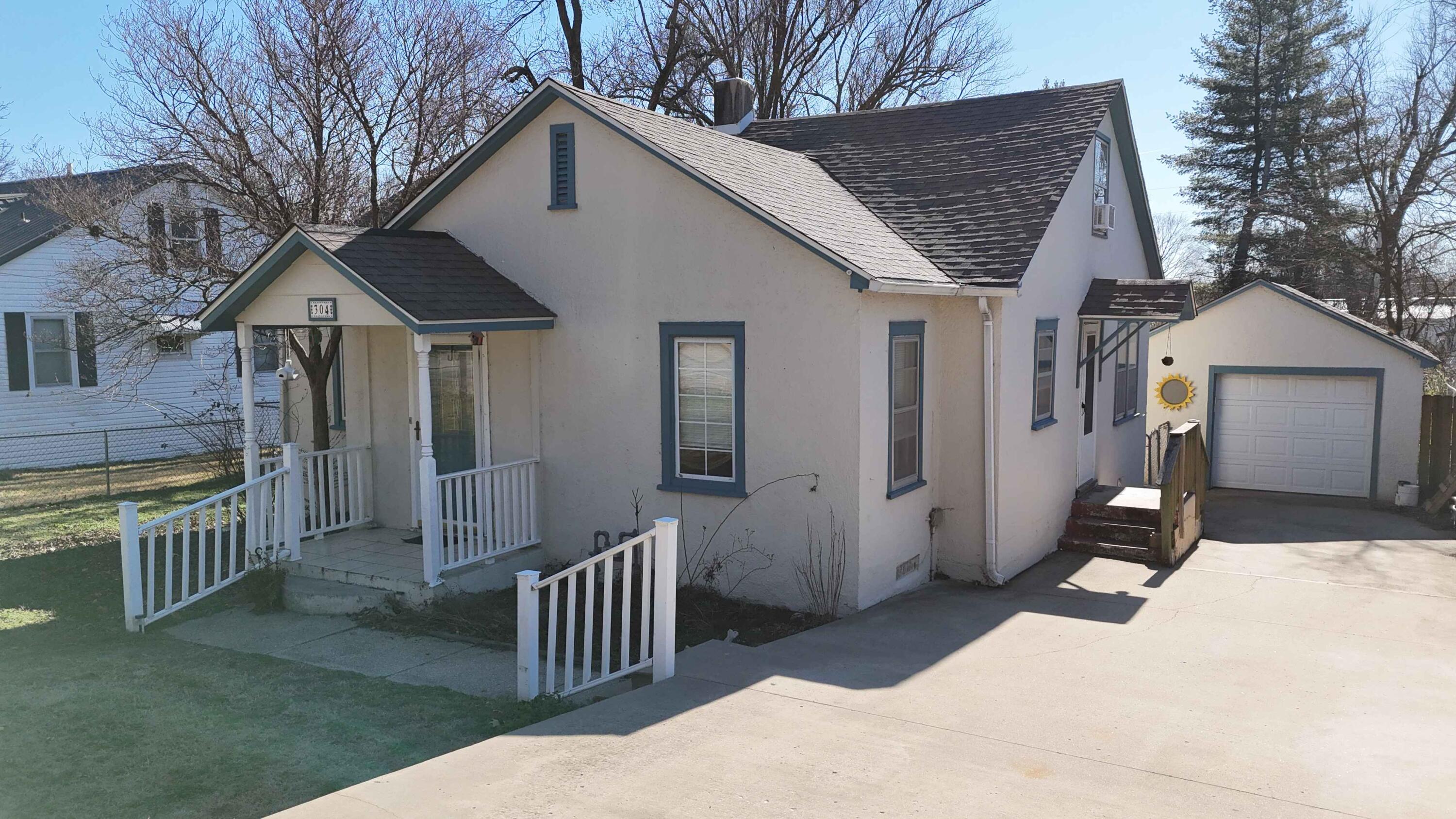 Photo of 304 West 14th Street Cassville MO 65625