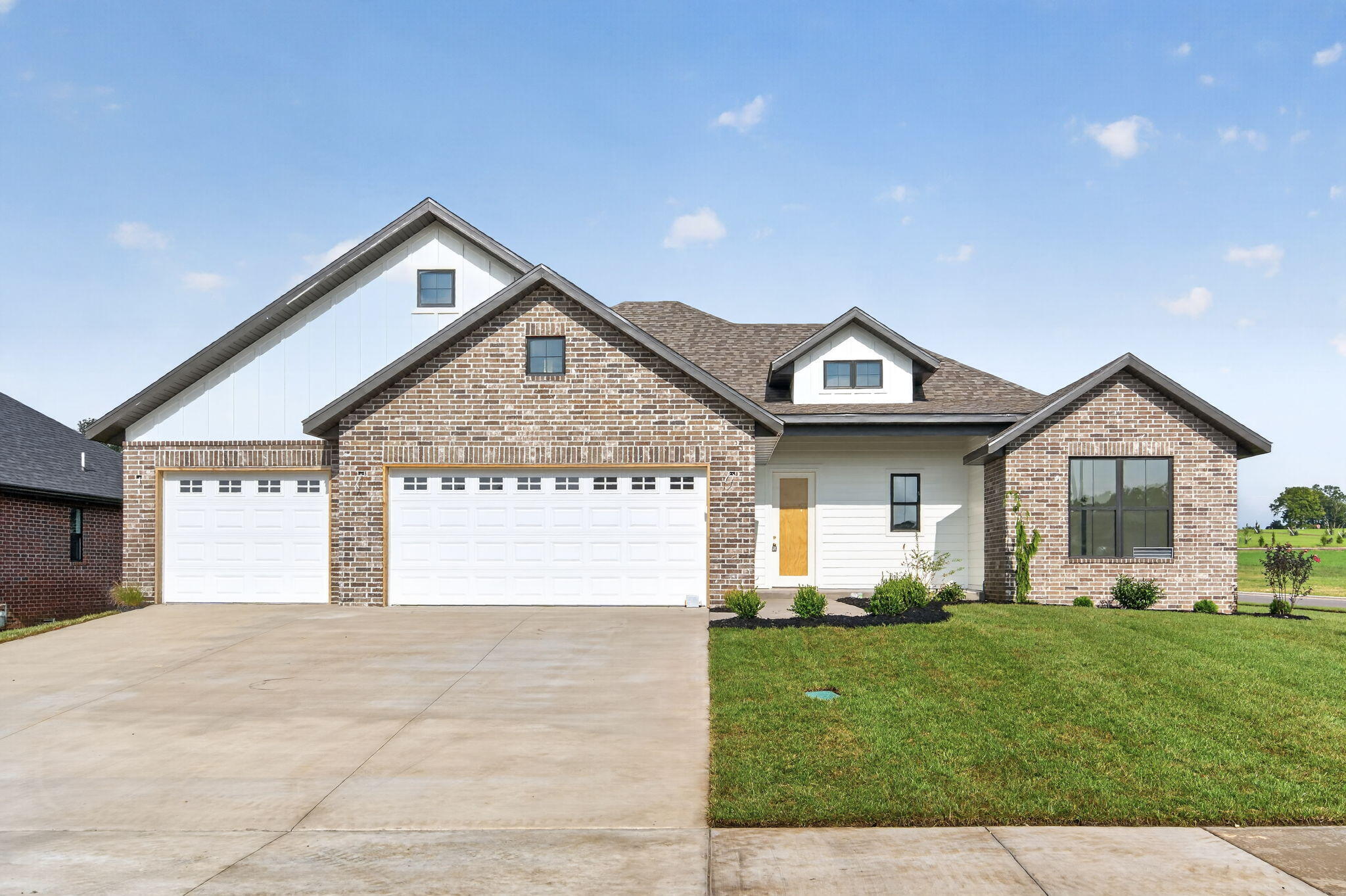Photo of 1601 S Crepe Myrtle Lane Springfield MO 65809