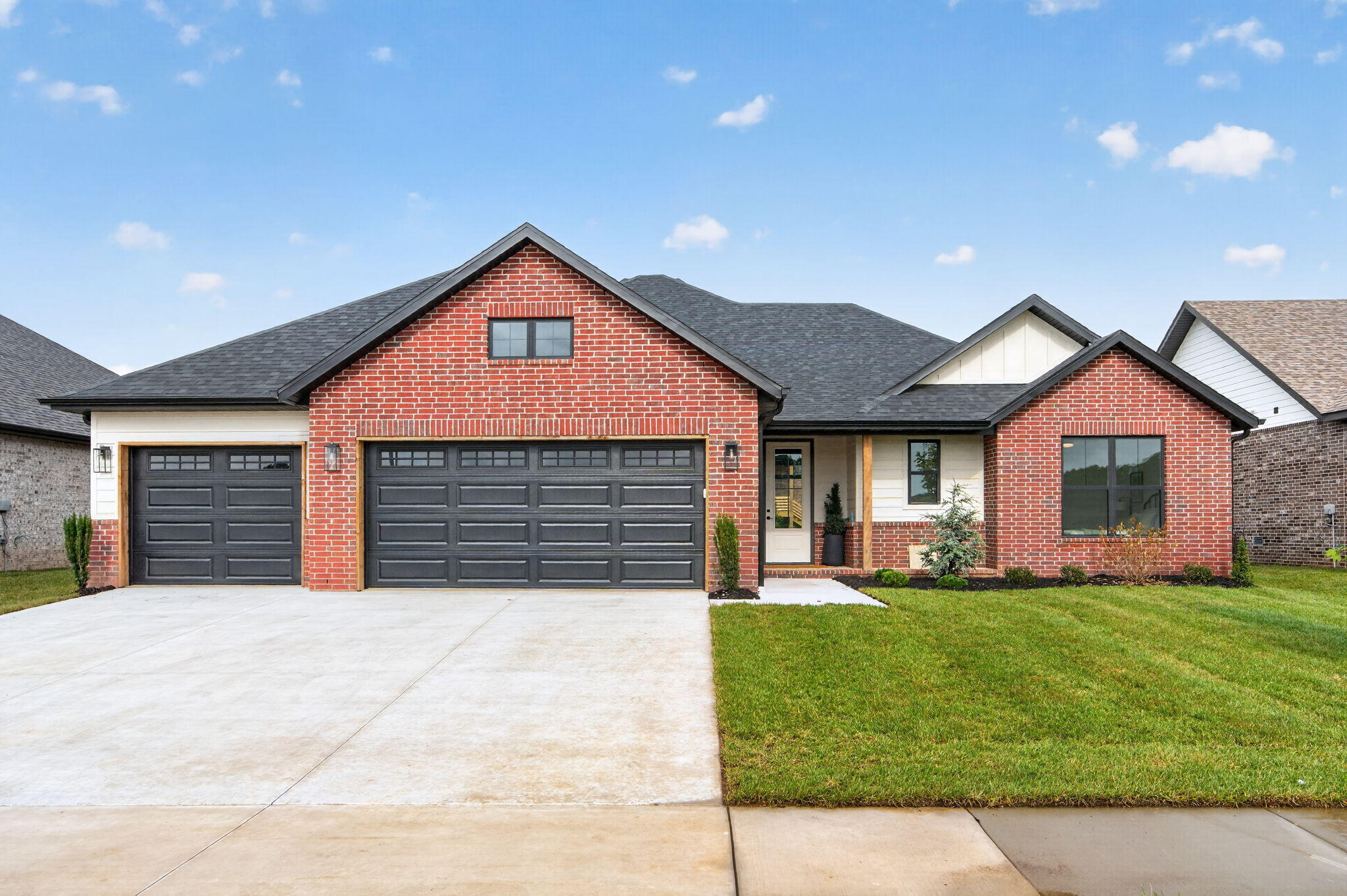 Photo of 1619 S Crepe Myrtle Lane Springfield MO 65809