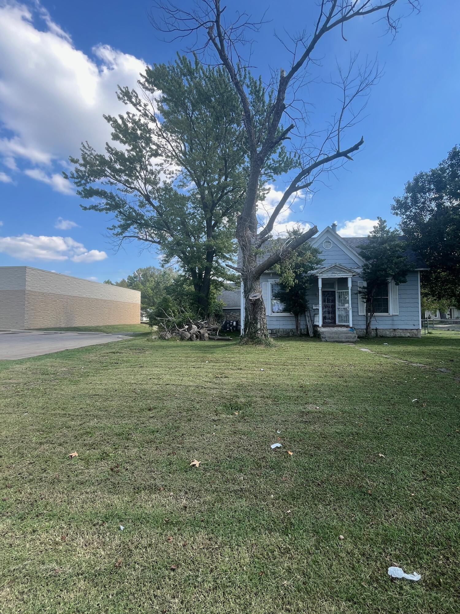 Photo of 1011 S Madison Street Webb City MO 64870
