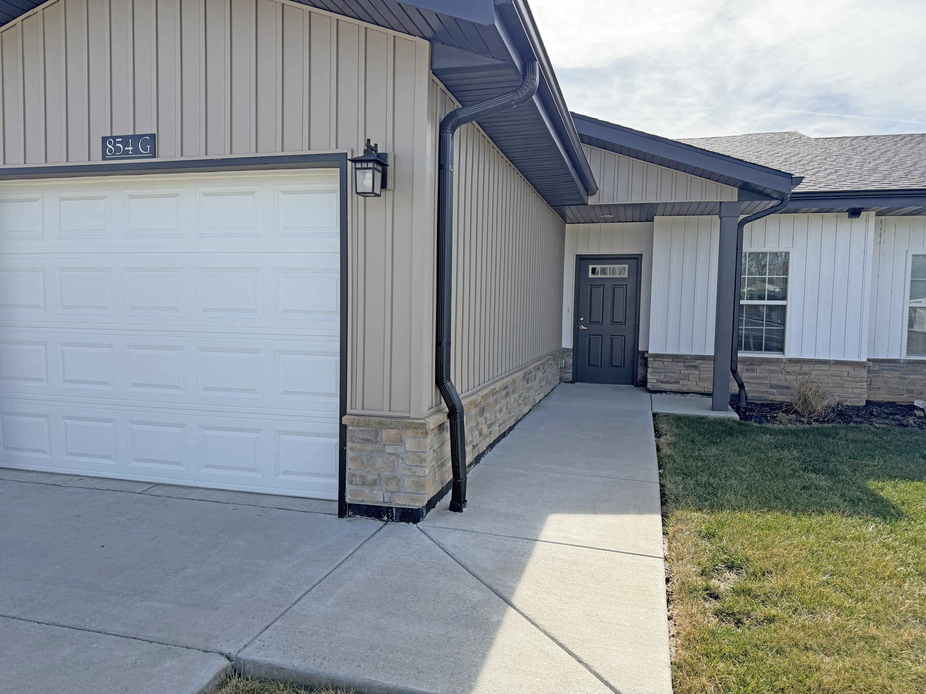 Photo of 854g W Logan Street Rogersville MO 65742