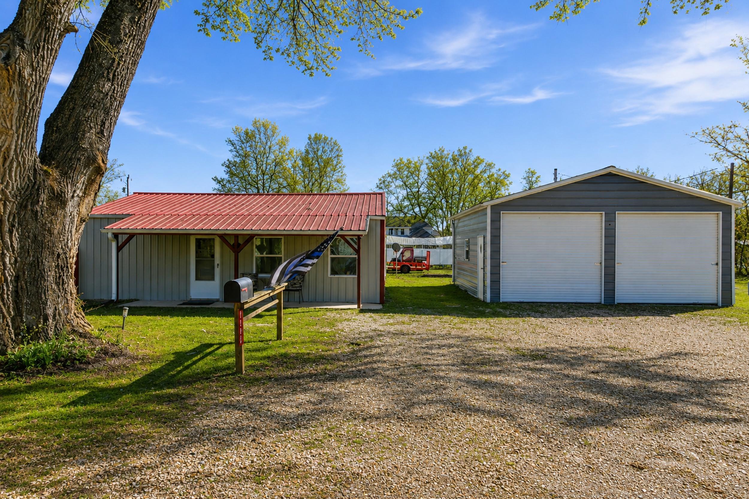 Photo of 1382 Mo-99 Birch Tree MO 65438