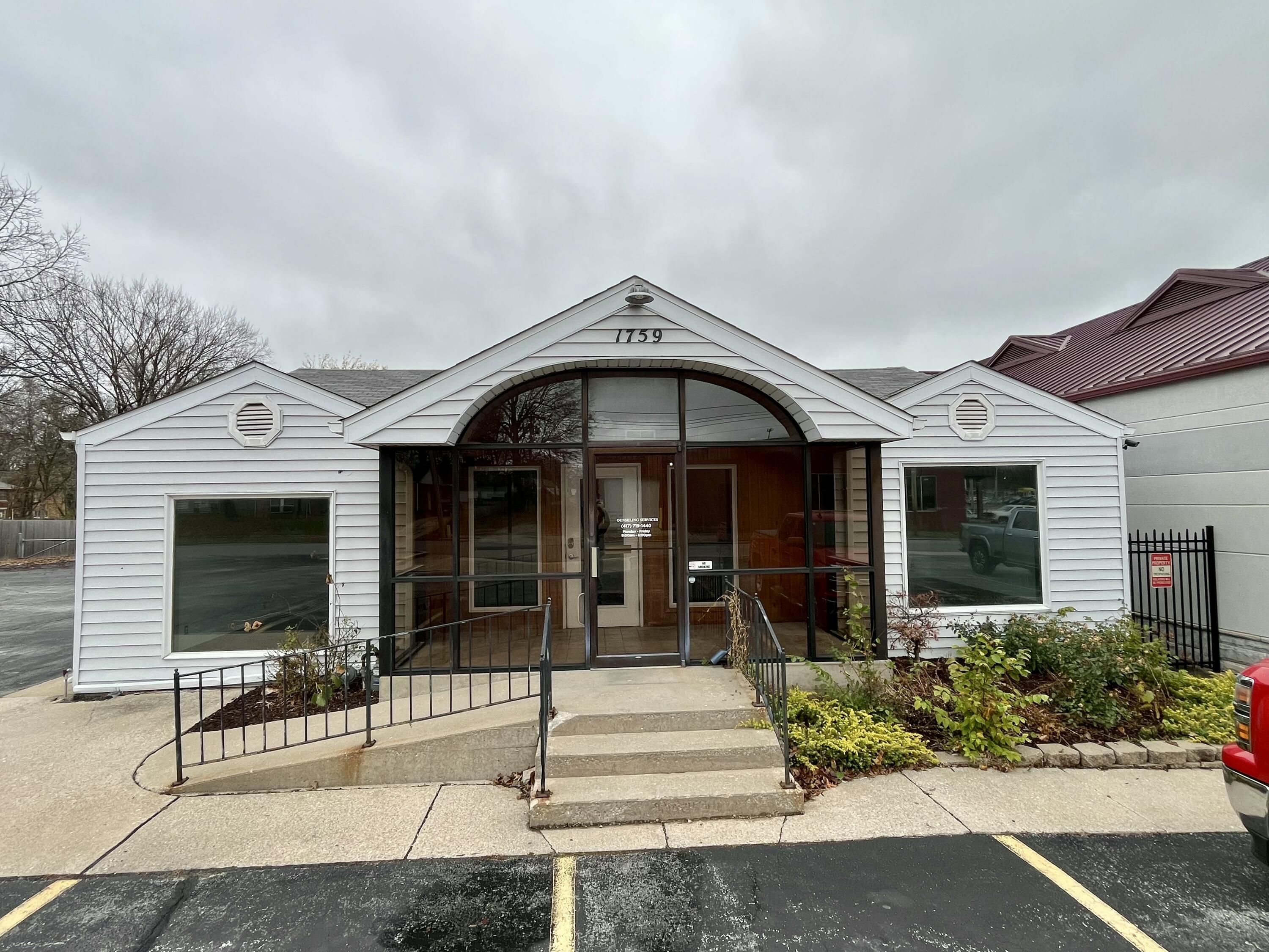 Photo of 1759 E Elm Street Springfield MO 65802