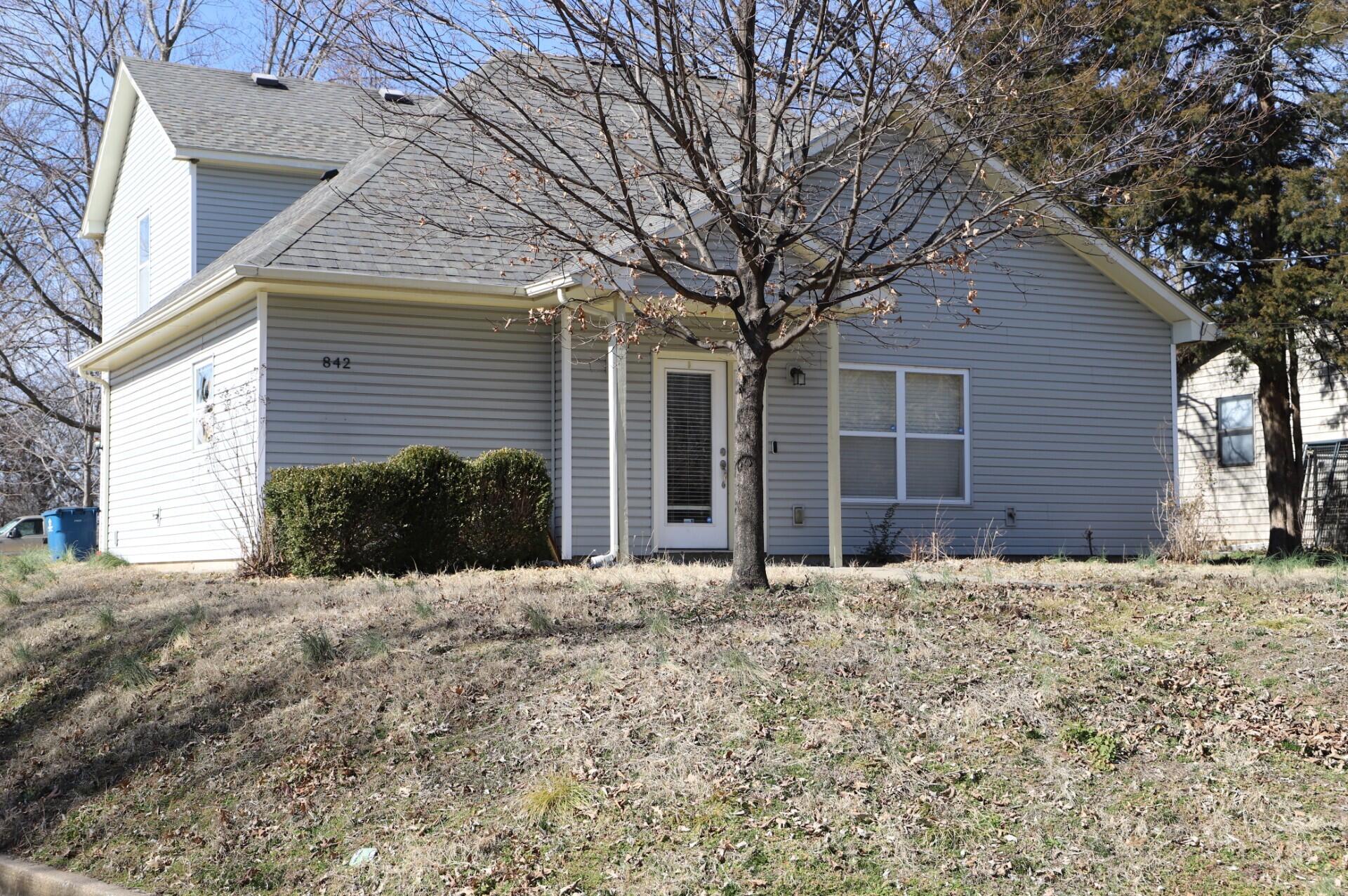 Photo of 842 S Ozark Avenue Joplin MO 64801