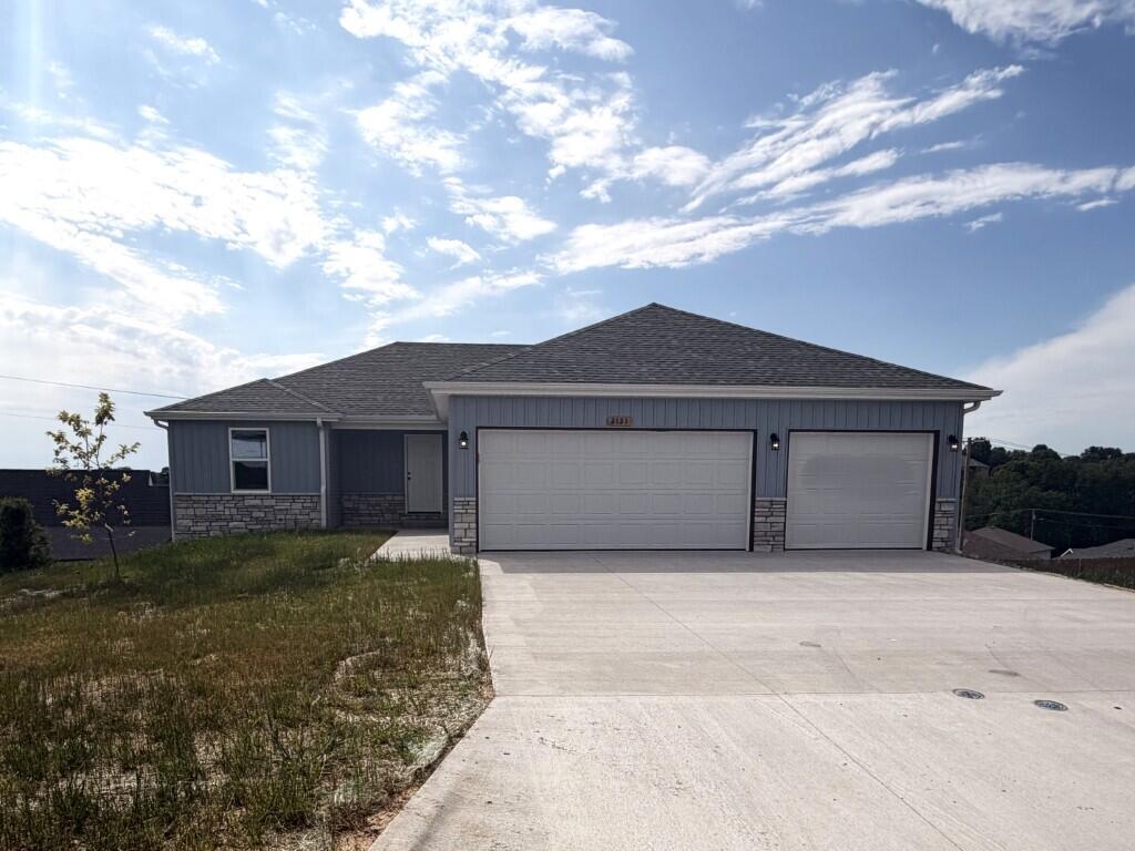 Photo of 2121 N 25th Street Ozark MO 65721