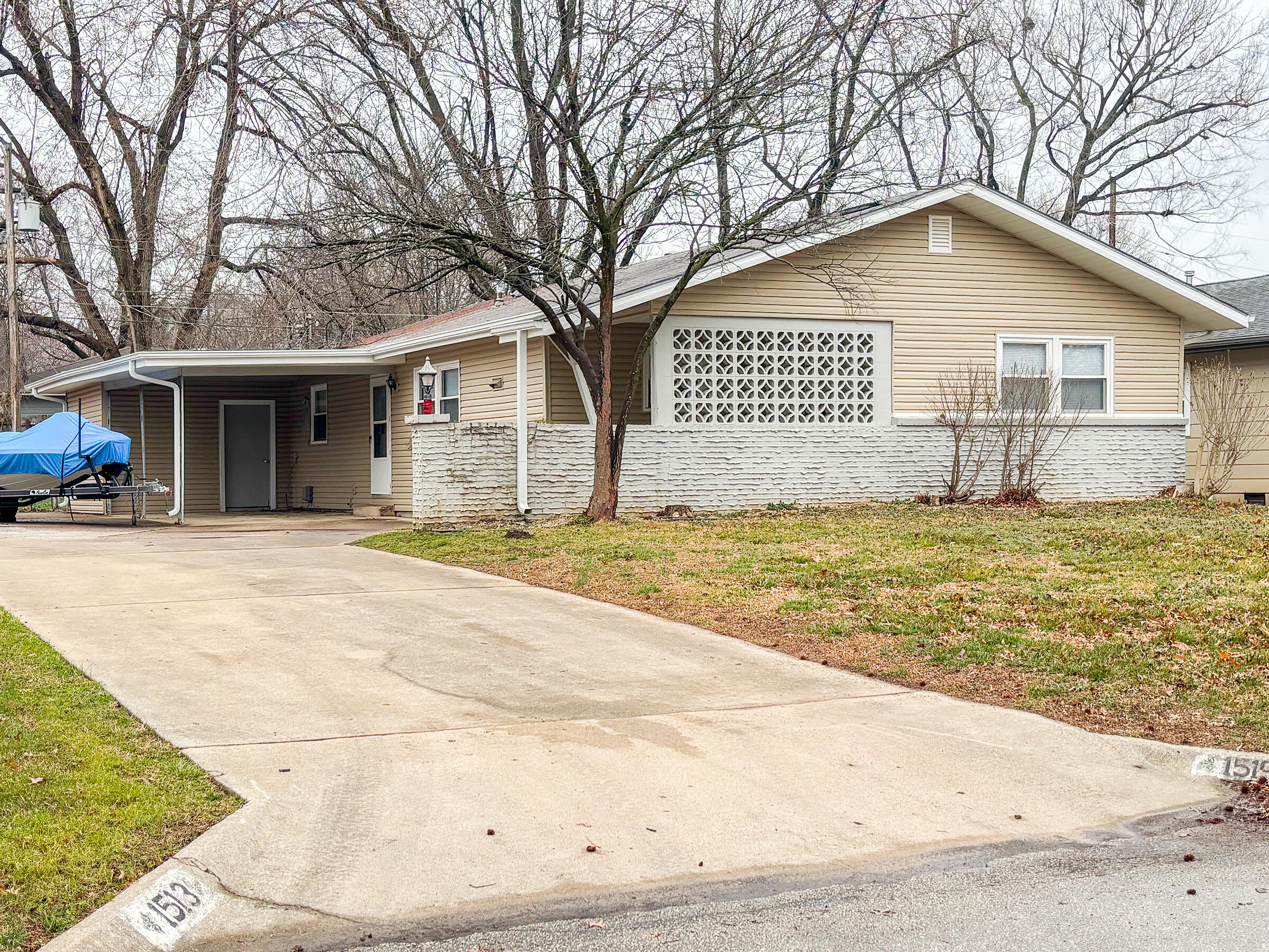 Photo of 1519 E Berkeley Street Springfield MO 65804