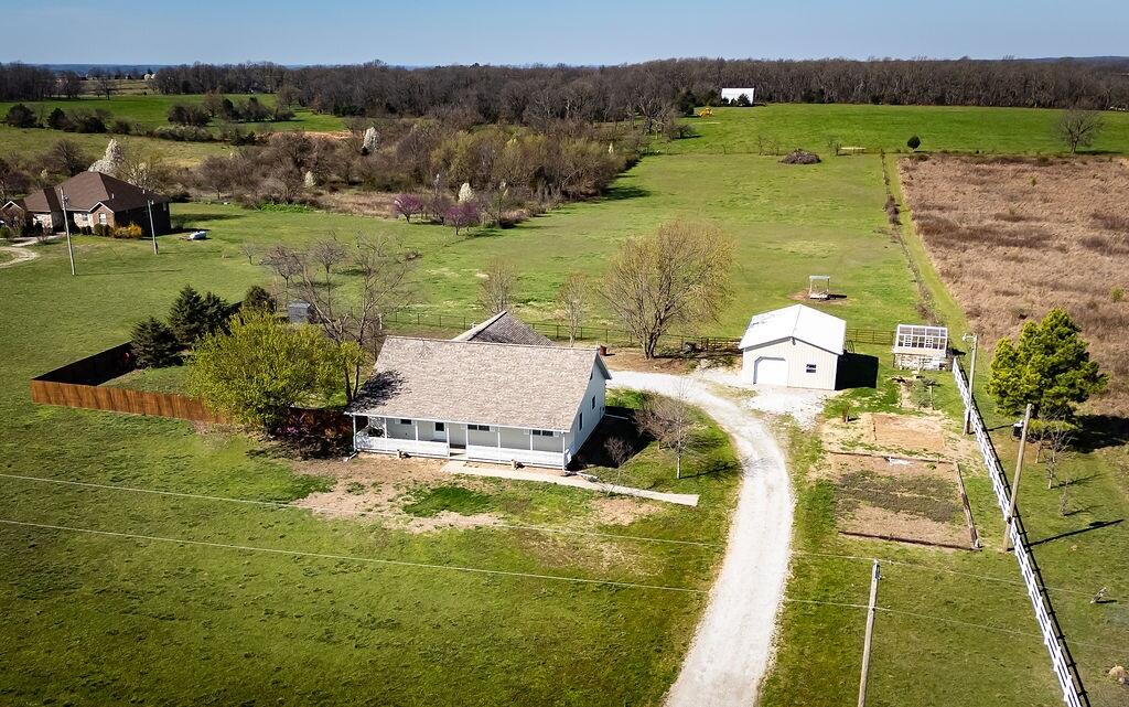 Photo of 21561 Lawrence 1074 Monett MO 65708