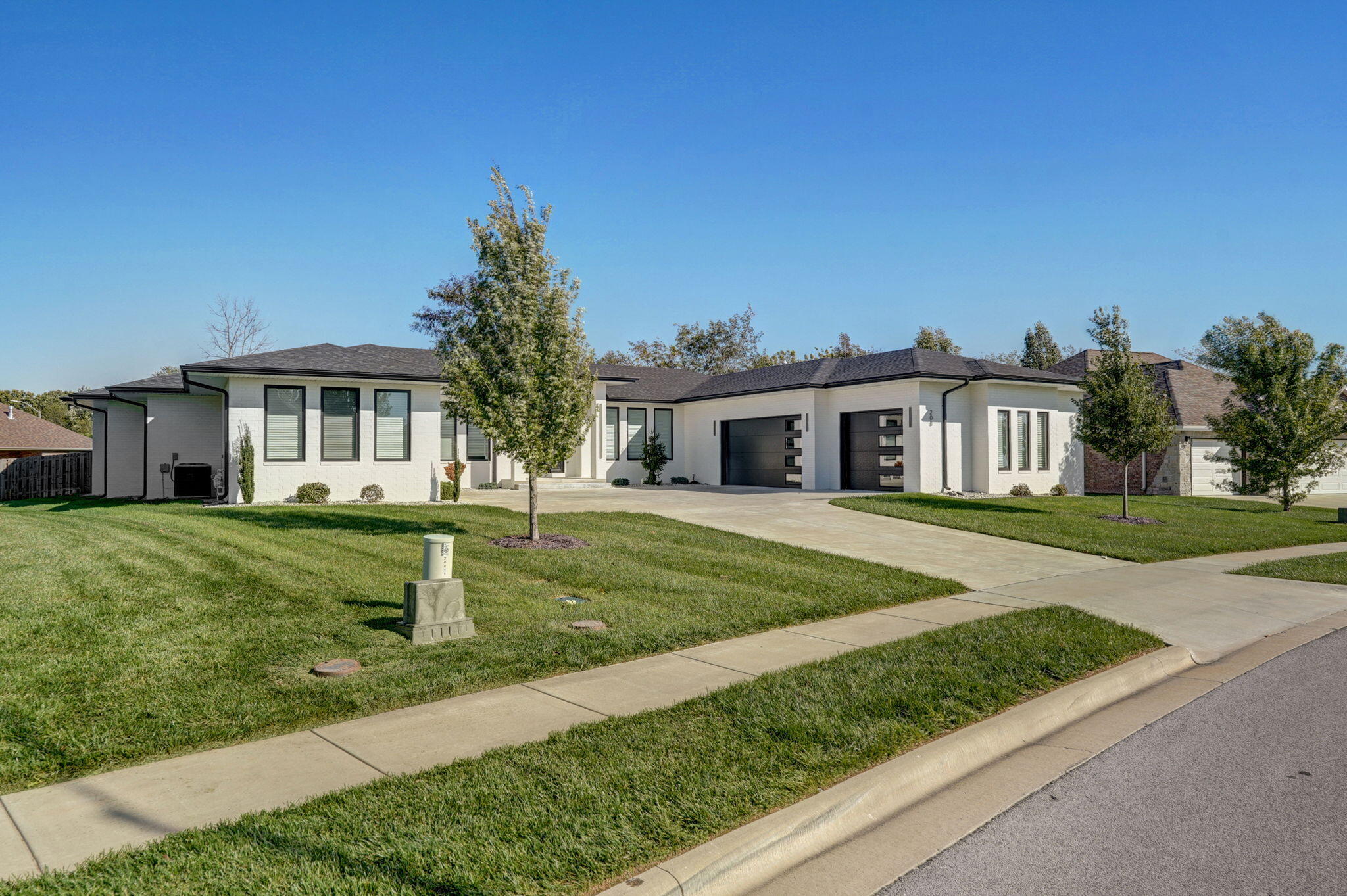Photo of 208 N Glengary Drive Nixa MO 65714