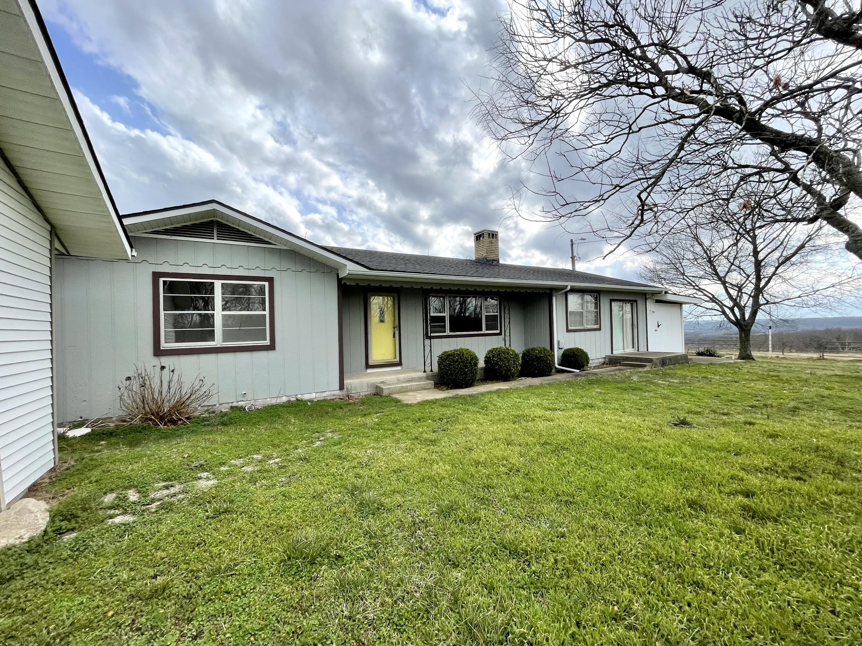 Photo of 23537 Farm Road 2080 Aurora MO 65605