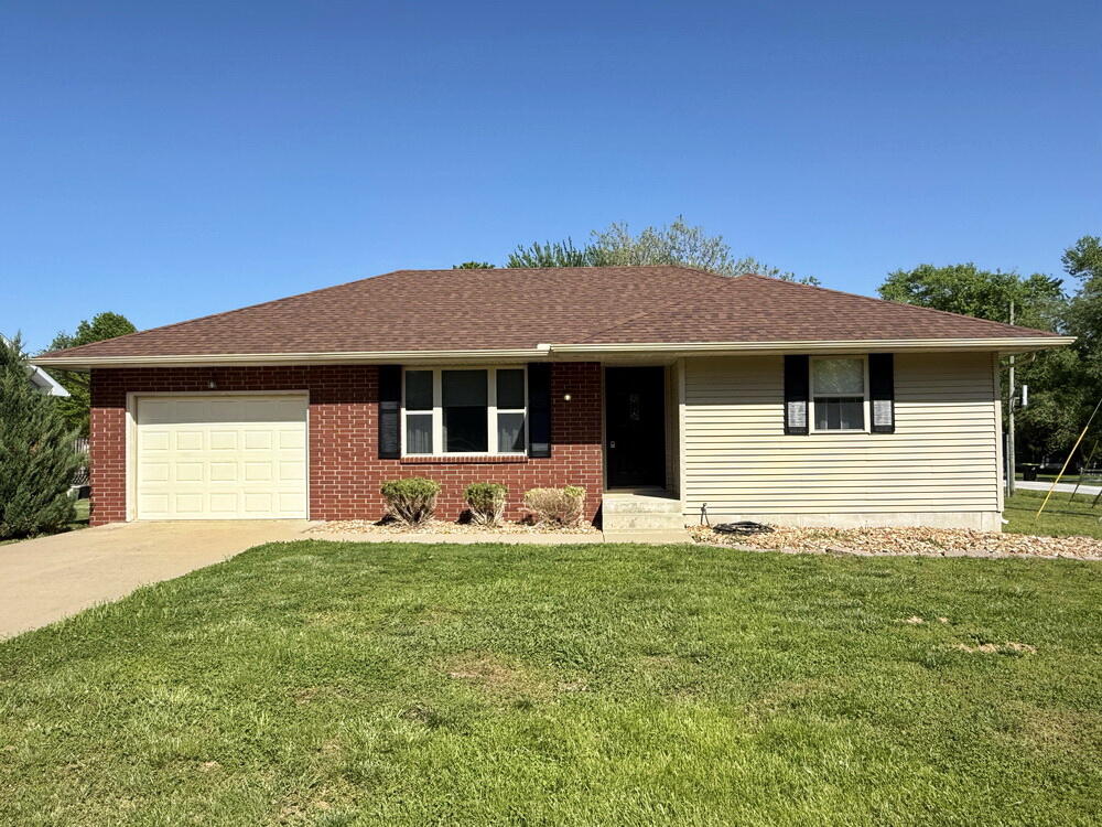 Photo of 1409 S Schrock Street El Dorado Springs MO 64744