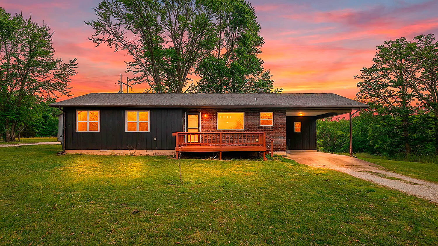 Photo of 1502 County Road 1210 Willow Springs MO 65793