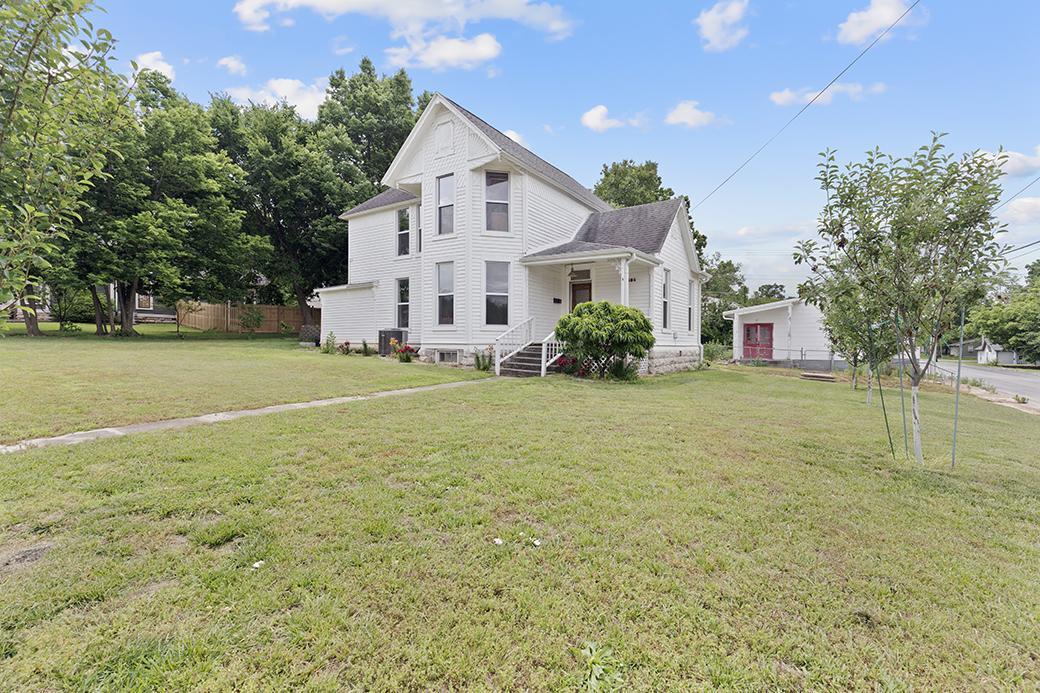 Photo of 505 E Center Street Mt Vernon MO 65712