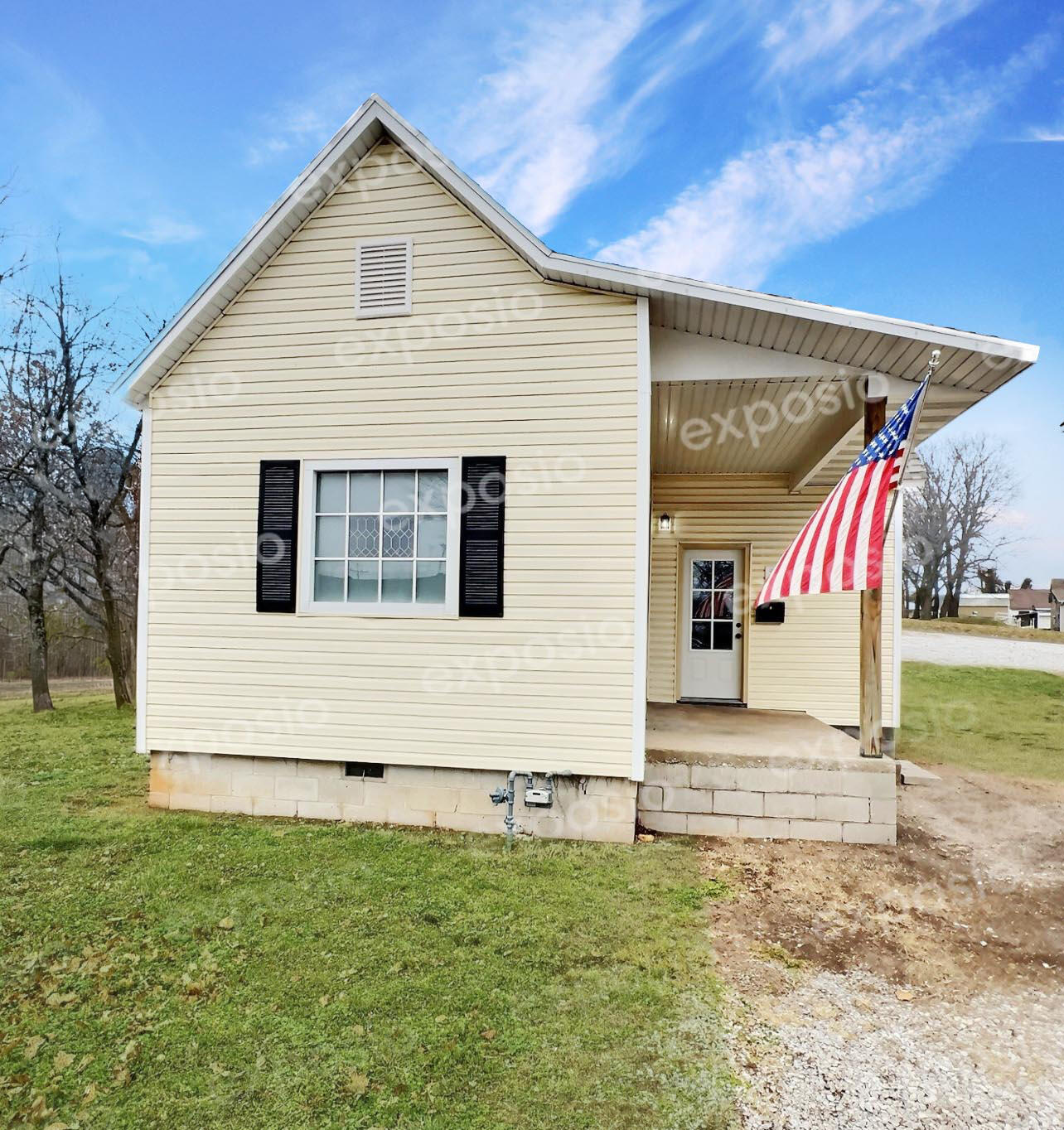 Photo of 906 E Cale Street Monett MO 65708