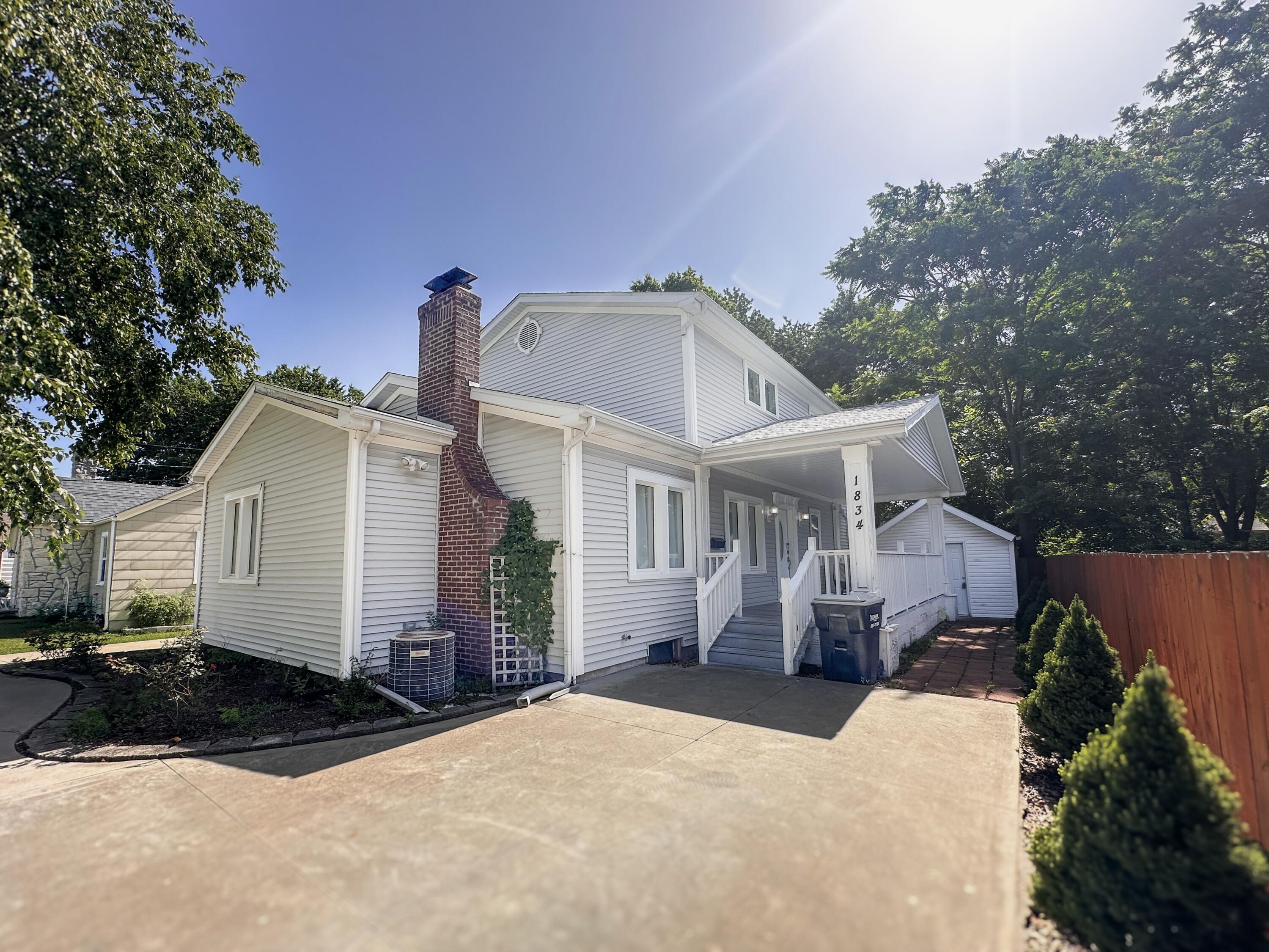 Photo of 1834 S Jefferson Avenue Springfield MO 65807