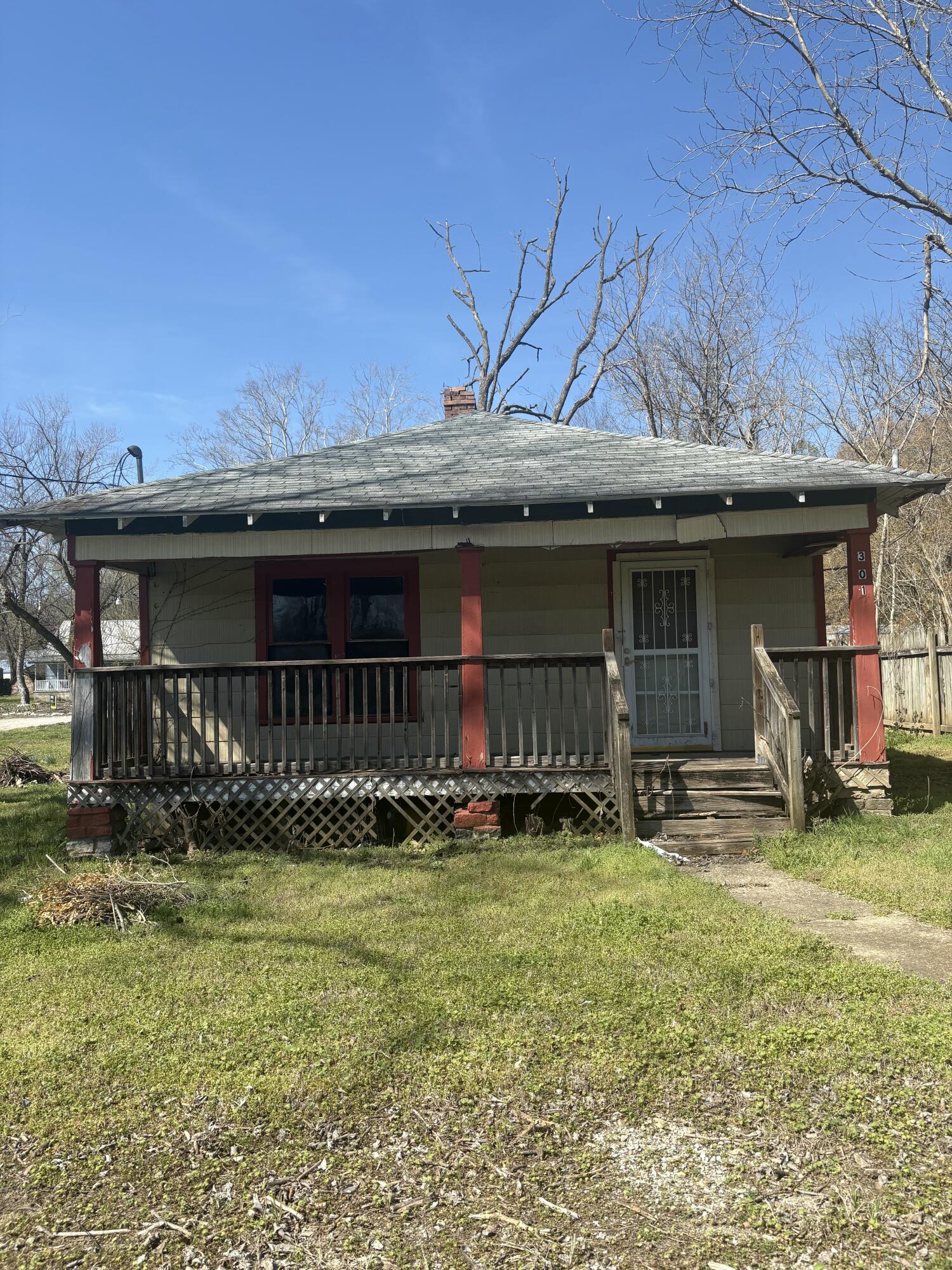 Photo of 107 S Beeman Street Pineville MO 64856