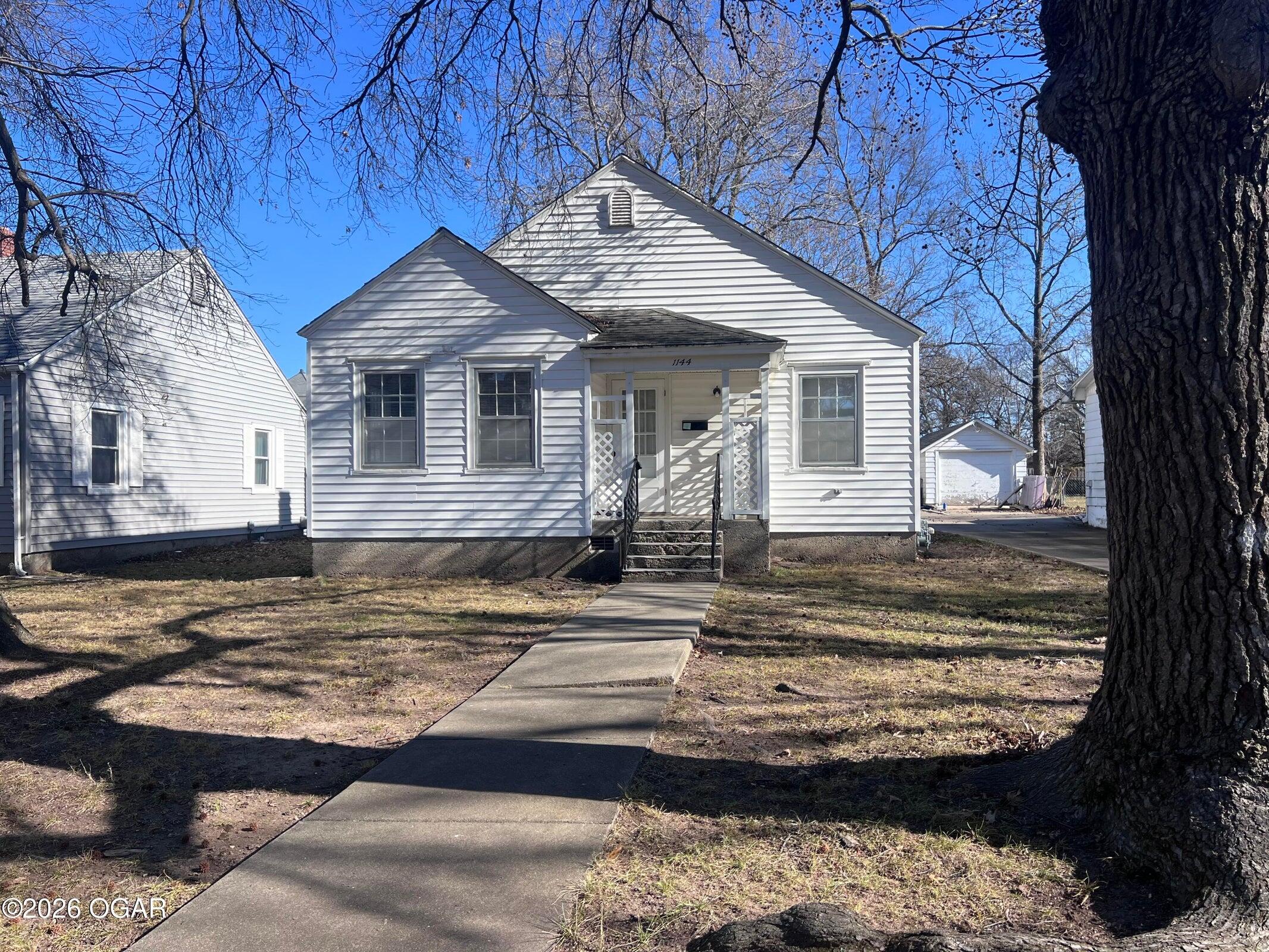 Photo of 1144 S Main Street Carthage MO 64836